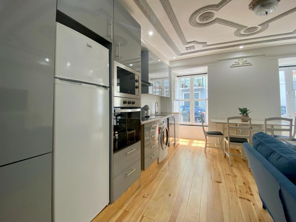 Farmacia Vila Lobos Apartment Lisbon Luaran gambar